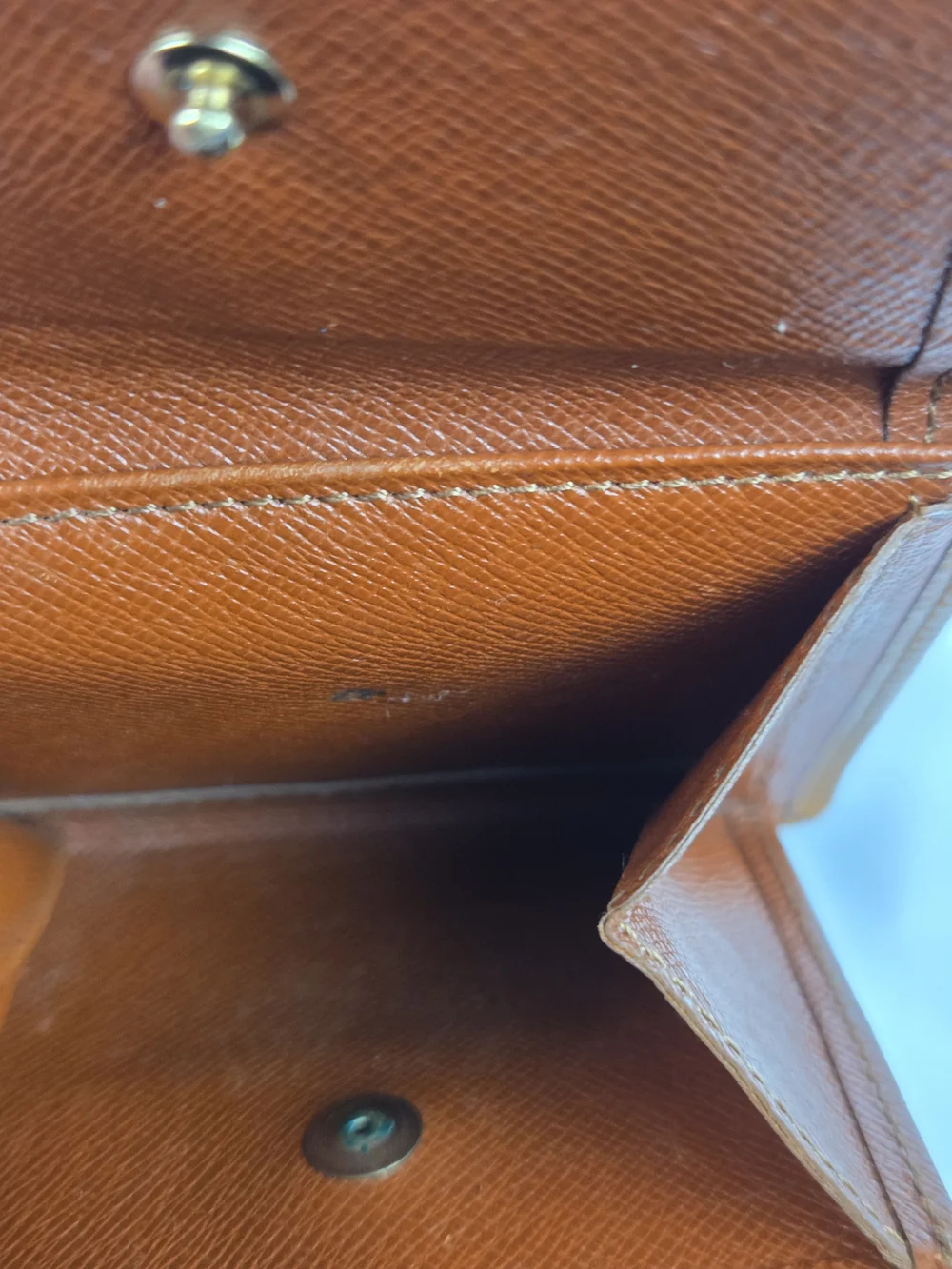 Authentic Louis Vuitton Epi Bifold Wallet Kenyan Fawn Brown Vintage Made in Fran